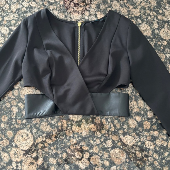 Guess by Marciano long sleeve wrap front crop top with vegan leather waist - Picture 3 of 3